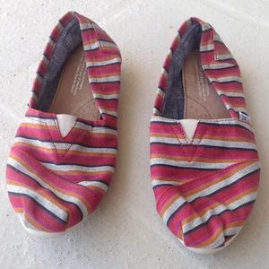 TOMS Red Black Orange Striped Slip On Sneakers Sz 7 Canvas Fabric Casual Shoes.
